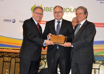 El presidente de Iberia, elegido Empresario del Año en los Premios Brasil 2016