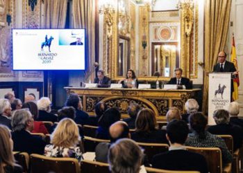 Payne siguió la ceremonia por videoconferencia desde Wisconsin.