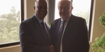 García Casas efectúa en Cabo Verde su primera visita oficial a África