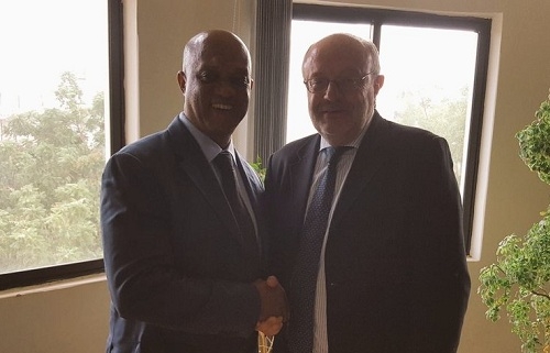 García Casas efectúa en Cabo Verde su primera visita oficial a África