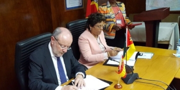 El Gobierno destinará un millón de euros a formación de médicos en Mozambique
