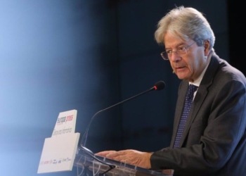 Gentiloni pide que la reforma laboral aborde la dualidad y la precariedad “sin debilitar el sistema”
