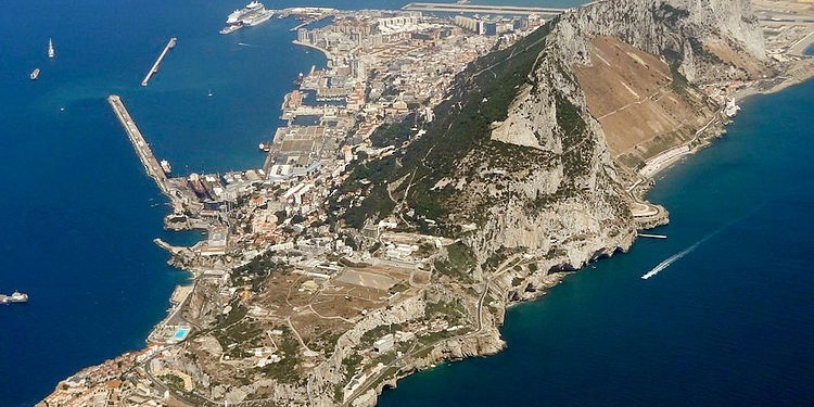 El Reino Unido corrige su olvido tras 180 años y concede a Gibraltar el estatus de ciudad