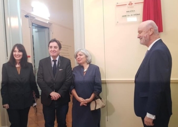 El Cervantes abre su biblioteca de Alejandría, dedicada a Jaime Gil de Biedma