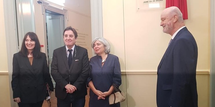 El Cervantes abre su biblioteca de Alejandría, dedicada a Jaime Gil de Biedma