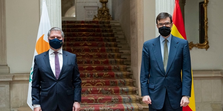 España espera que el proceso de paz de Chipre ayude a acercar a Turquía a la UE