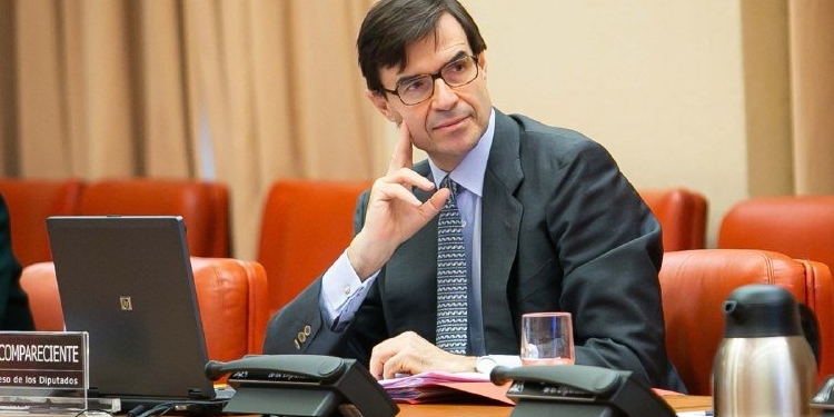 La Asociación de Diplomáticos defiende a González-Barba ante los ataques de UGT