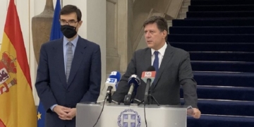 González-Barba reclama en Grecia “una solución duradera en el Mediterráneo Oriental”