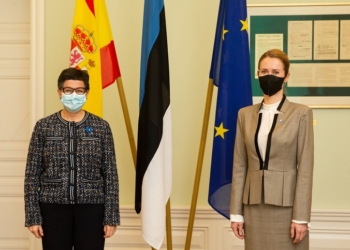 España y Estonia defienden el certificado sanitario y “criterios comunes” sobre vacunas