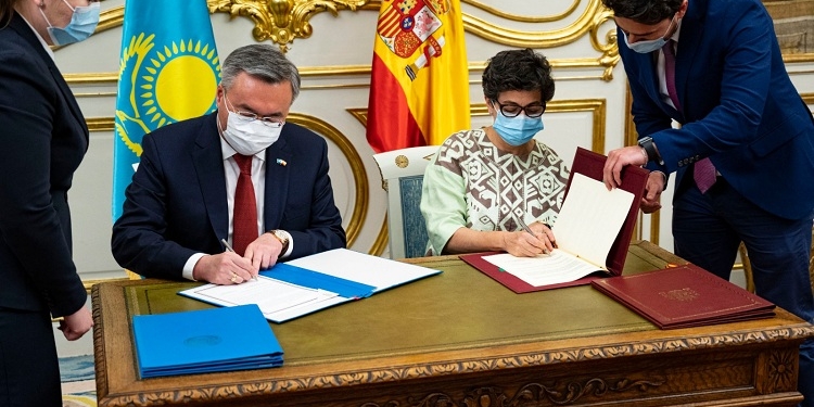 El Gobierno autoriza el acuerdo de cooperación científica y tecnológica con Kazajistán