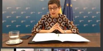 La ministra de Exteriores afirma que el COVID-19 está “agravando la brecha de género”