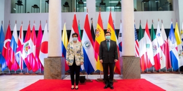 González Laya anuncia el próximo envío a Paraguay de material médico contra el COVID