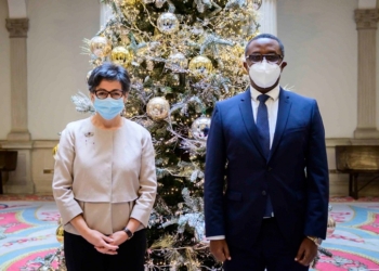 Ruanda desea figurar en el reparto de las vacunas del COVID sobrantes en España