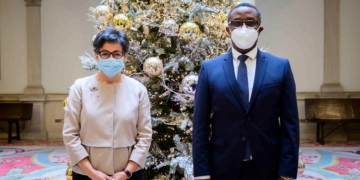 Ruanda desea figurar en el reparto de las vacunas del COVID sobrantes en España