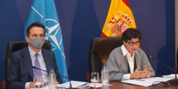 González Laya pide una OTAN más “política” complementaria con la militar