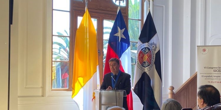 García Montero aborda posibles acuerdos de cooperación con el ministro chileno de Cultura