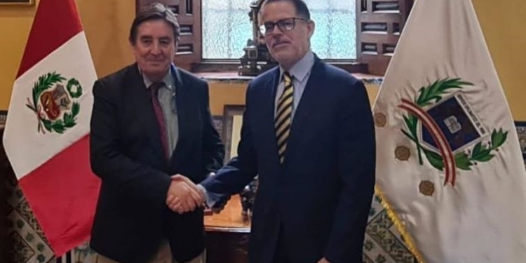 El Cervantes y Perú reanudan formalmente la organización del próximo Congreso de la Lengua