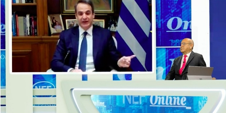 Mitsotakis insiste en el certificado europeo de vacunación para salvar el turismo “en Grecia y España”