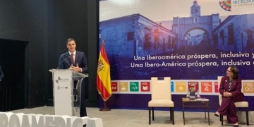 Sánchez y Grynspan presentan en La Antigua el Erasmus iberoamericano