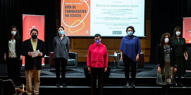 El Cervantes y González Laya presentan la ‘Guía de comunicación no sexista’