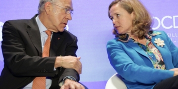 La entente Sánchez-Iglesias se estrena con las malas previsiones económicas de la OCDE