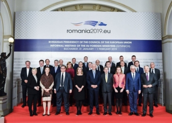 Borrell anuncia que España reconocerá a Guaidó «el lunes, cuando venza el plazo»