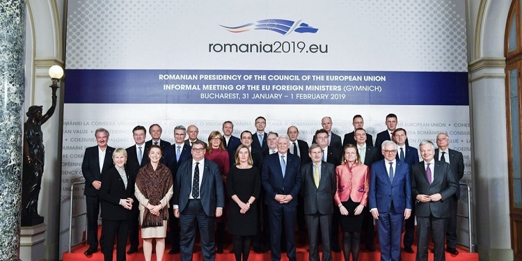 Borrell anuncia que España reconocerá a Guaidó «el lunes, cuando venza el plazo»