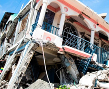 Misa en conmemoración del terremoto que asoló Haití en 2010