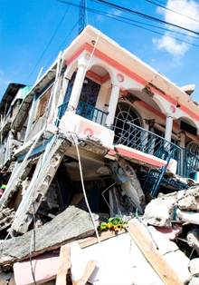 Misa en conmemoración del terremoto que asoló Haití en 2010