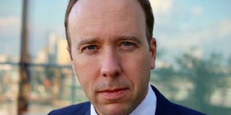 Londres podría relajar las restricciones a los británicos vacunados que viajen a España