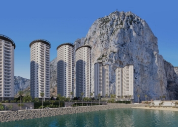 El Gobierno denuncia la construcción de viviendas en Gibraltar a costa de aguas españolas