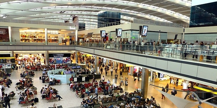 Reino Unido reimpone la cuarentena para viajeros procedentes de España