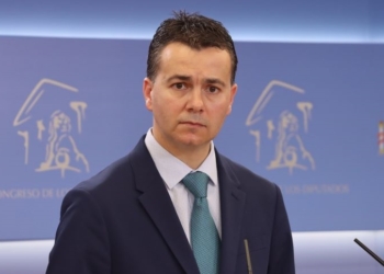 Maniobra del PSOE para evitarle un nuevo traspiés parlamentario a Sánchez antes de viajar a Rabat