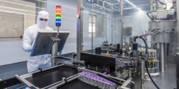 Vietnam compra 50 millones de dosis de la futura vacuna española Hipra