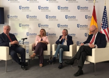 Piqué y Rupérez reclaman una diplomacia más proactiva ante la crisis catalana