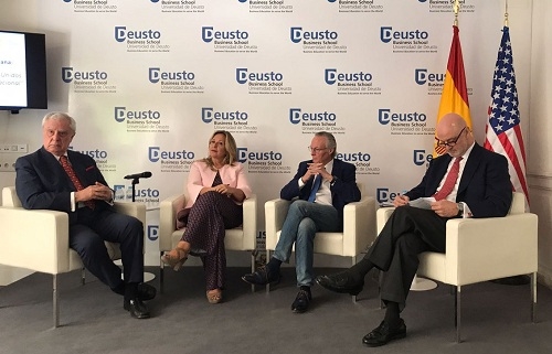 Piqué y Rupérez reclaman una diplomacia más proactiva ante la crisis catalana