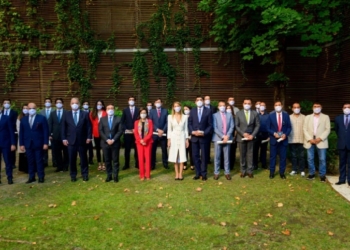 Albares al personal de la Embajada en Kabul: “Representáis la generosidad de nuestro país”