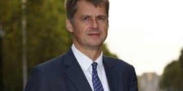 Londres elige a su primer embajador post-Brexit en España