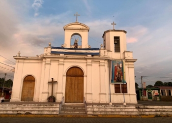 España reclama el fin del asedio policial a una iglesia en Nicaragua