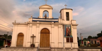 España reclama el fin del asedio policial a una iglesia en Nicaragua