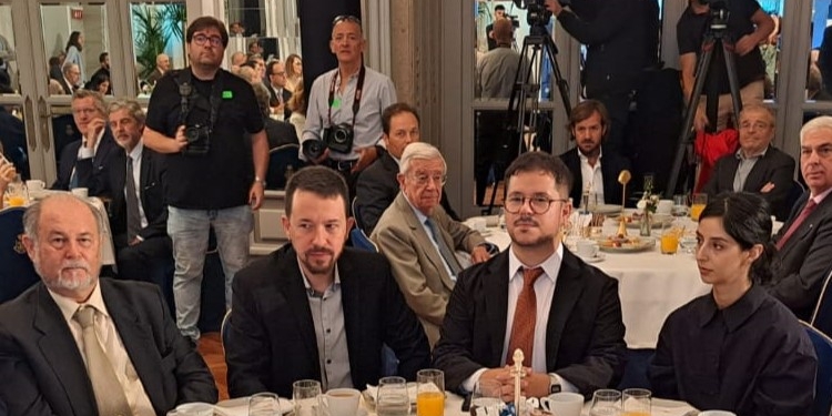 El embajador de Chile asegura que las empresas españolas son “fundamentales” para su país