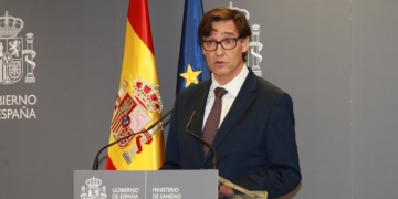 Los españoles salen de Wuhan gracias a una operación conjunta entre Madrid y Londres