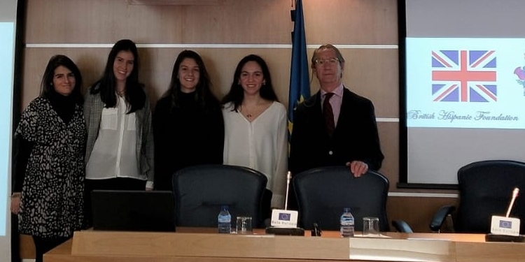 El empleo femenino en Reino Unido supera en veinte puntos al de España