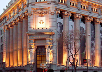 Bonet pide para el Instituto Cervantes un estatuto similar al del Prado