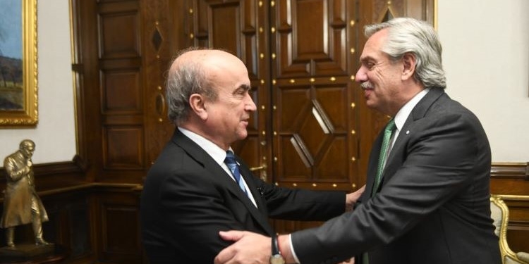 La OEI triplicará sus fondos para programas educativos, culturales y científicos de Argentina
