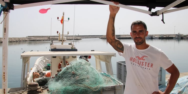 La Fiscalía de Gibraltar pide a la Policía que no detenga aún al pescador de La Línea