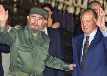 El Gobierno estudia para 2017 un posible viaje oficial de los Reyes o Rajoy a Cuba