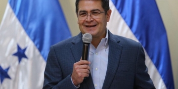 ONG critican que España reconozca la victoria de Hernández en Honduras