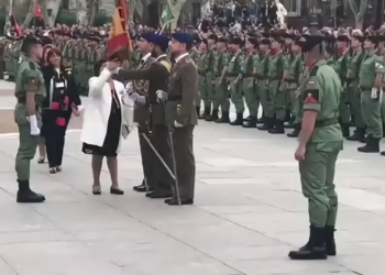 Defensa organiza una Jura de Bandera para personal civil en la Plaza de Oriente de Madrid