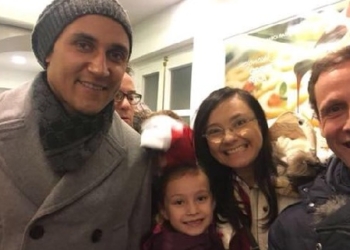 El candidato presidencial oficialista arrasa entre los costarricenses de España